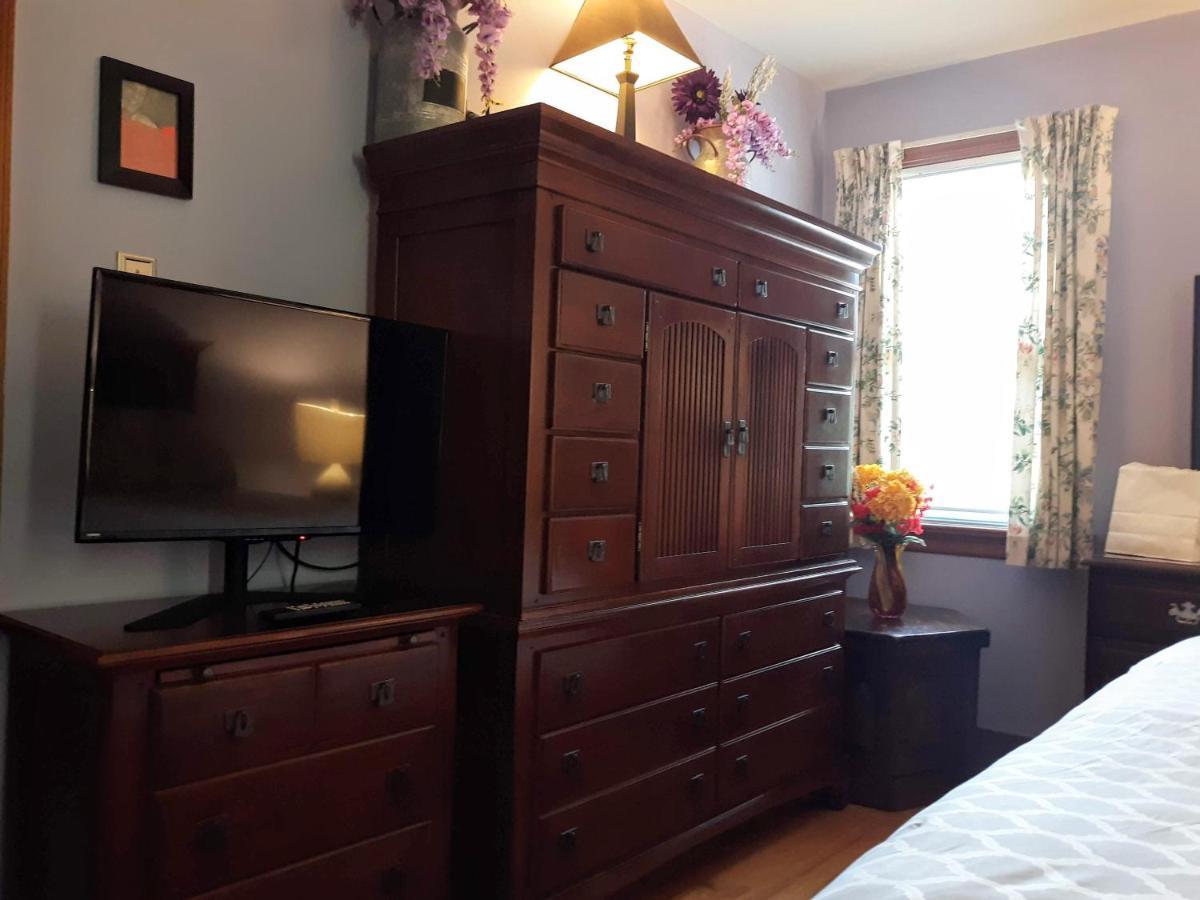 Bed and Breakfast Quiet, Clean House W/ Steel Balls Річмонд Екстер'єр фото